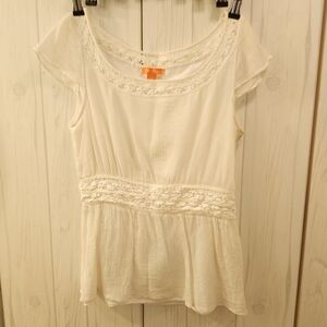 Chic White Lace Detail Women's Blouse